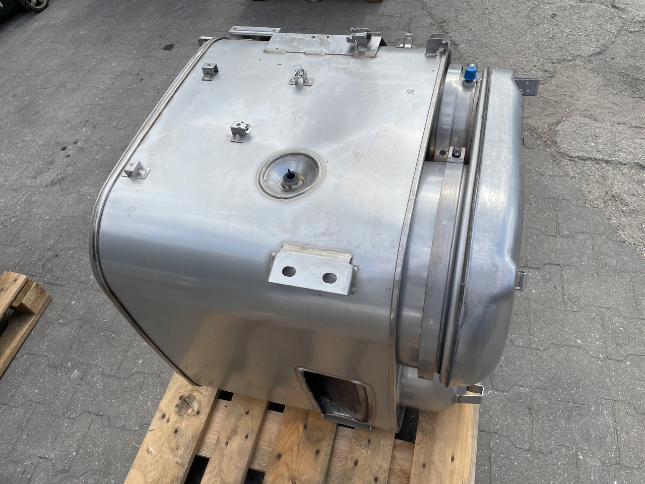 KATALIZATOR MAN TGX TGS EURO 6 DPF TŁUMIK WYDECH 81151036247 - Katalitik konvertör: fotoğraf 3 KATALIZATOR MAN TGX TGS EURO 6 DPF TŁUMIK WYDECH 81151036247 - Katalitik konvertör: fotoğraf 3