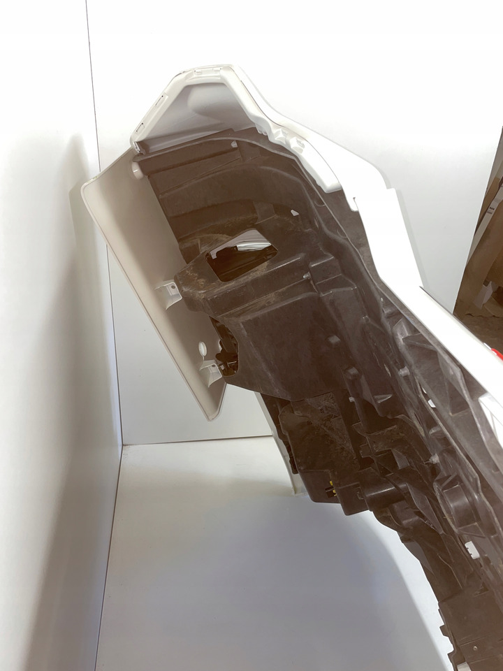 KOMPLETNY ZDERZAK MAN TG3 TGX3 TGX 3 ORYGINALNY KOLOR RAL 9010 - Tampon - Kamyon: fotoğraf 5 KOMPLETNY ZDERZAK MAN TG3 TGX3 TGX 3 ORYGINALNY KOLOR RAL 9010 - Tampon - Kamyon: fotoğraf 5