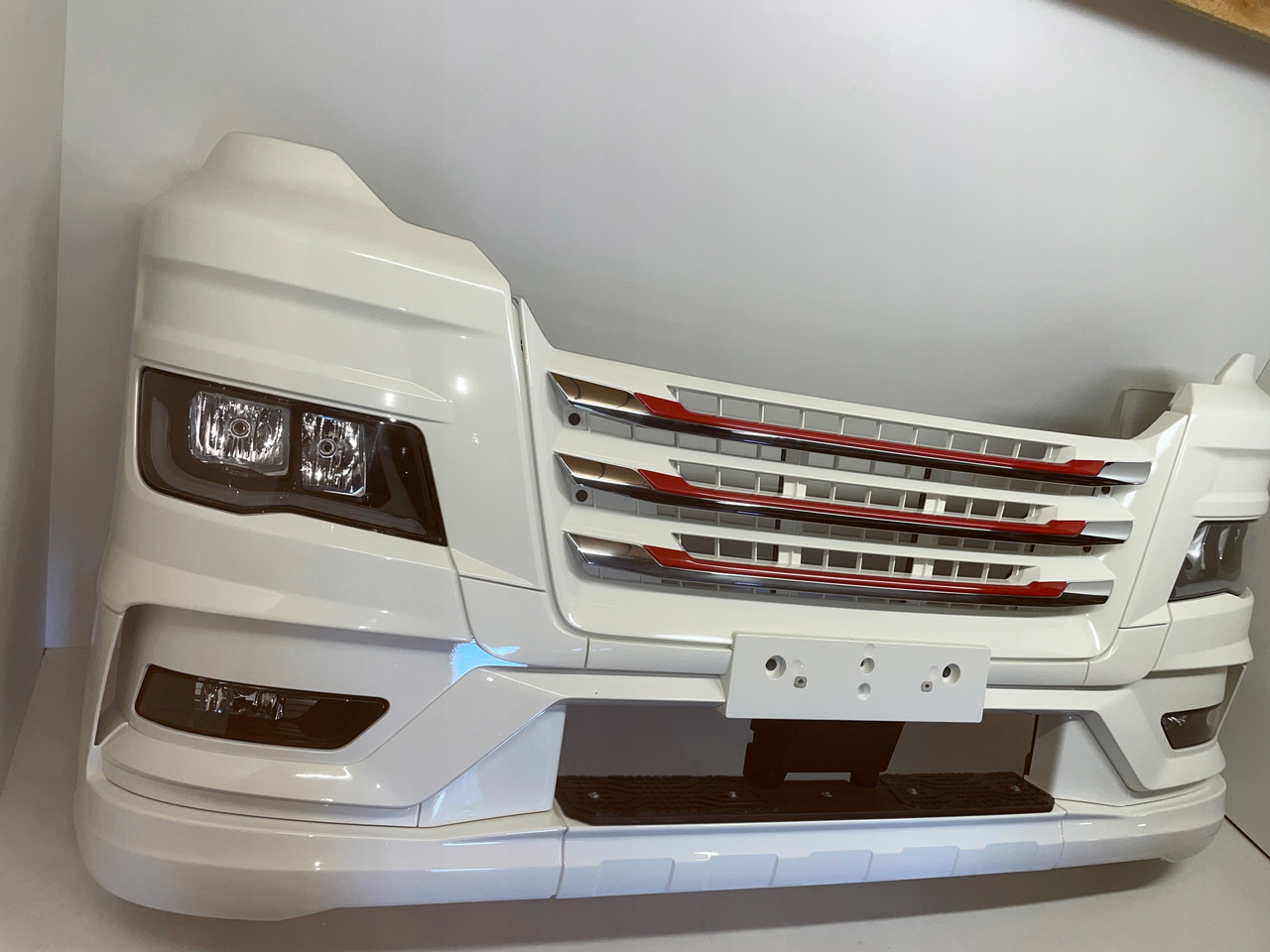 KOMPLETNY ZDERZAK MAN TG3 TGX3 TGX 3 ORYGINALNY KOLOR RAL 9010 - Tampon - Kamyon: fotoğraf 2 KOMPLETNY ZDERZAK MAN TG3 TGX3 TGX 3 ORYGINALNY KOLOR RAL 9010 - Tampon - Kamyon: fotoğraf 2