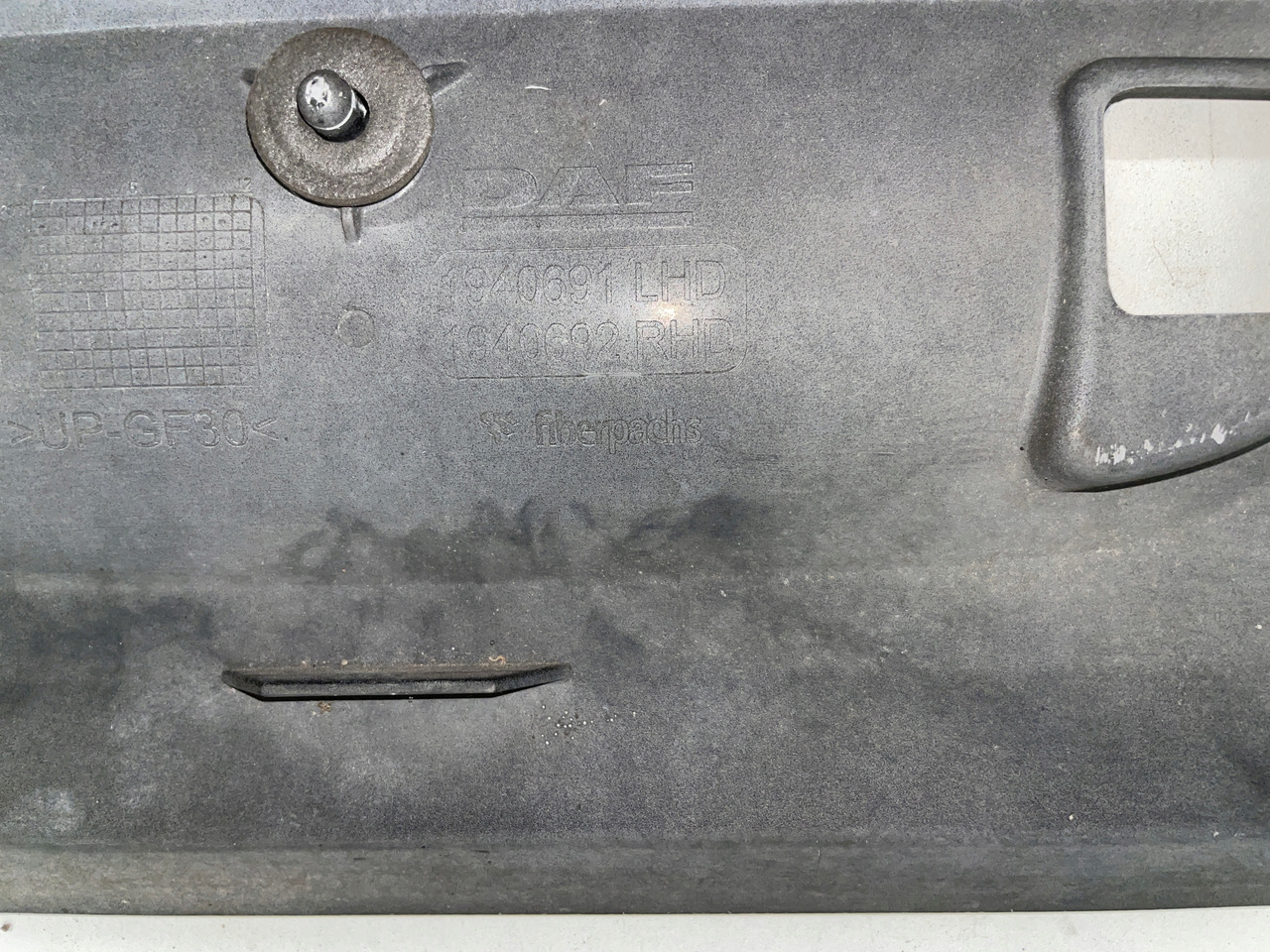 PODSZYBIE DAF MASKOWNICA OSŁONA DAF XF EURO 6 1940691 - Ön cam - Kamyon: fotoğraf 4 PODSZYBIE DAF MASKOWNICA OSŁONA DAF XF EURO 6 1940691 - Ön cam - Kamyon: fotoğraf 4