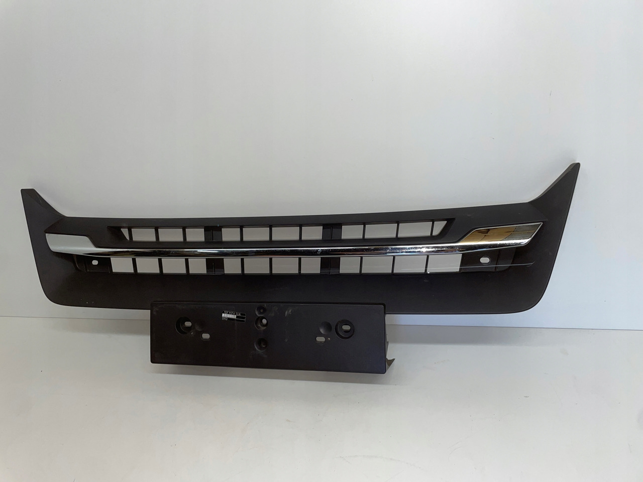 ŚRODKOWY GRILL CHROM ZDERZAKA MAN TGS TG3 TGS 3 ATRAPA 81416146086 - Izgara - Kamyon: fotoğraf 3 ŚRODKOWY GRILL CHROM ZDERZAKA MAN TGS TG3 TGS 3 ATRAPA 81416146086 - Izgara - Kamyon: fotoğraf 3