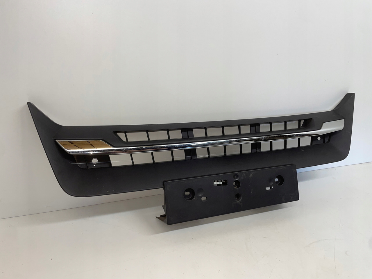 ŚRODKOWY GRILL CHROM ZDERZAKA MAN TGS TG3 TGS 3 ATRAPA 81416146086 - Izgara - Kamyon: fotoğraf 2 ŚRODKOWY GRILL CHROM ZDERZAKA MAN TGS TG3 TGS 3 ATRAPA 81416146086 - Izgara - Kamyon: fotoğraf 2