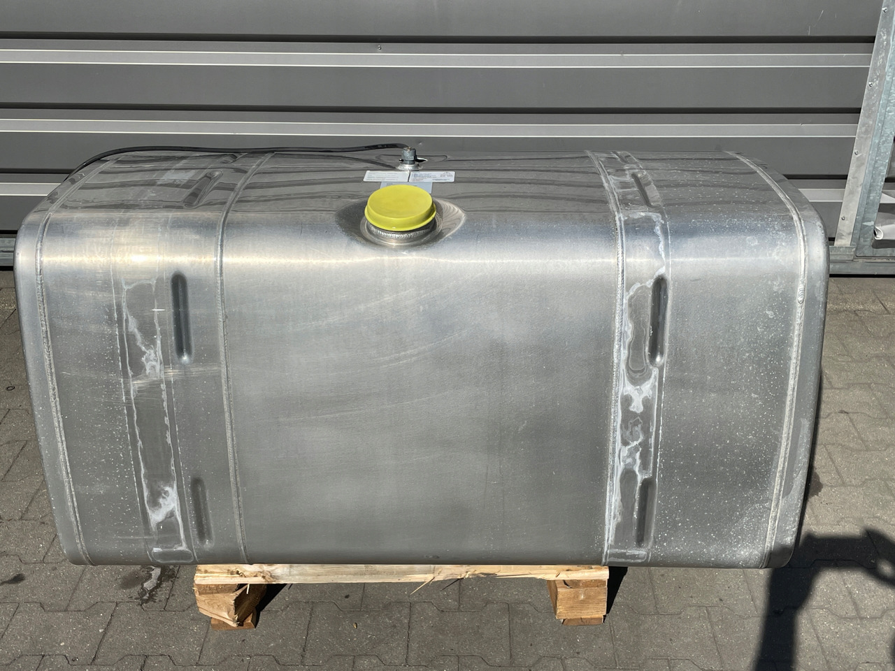 ZBIORNIK NA PALIWO MAN TGX TGS 580 L 81122016684 - Yakıt tankı - Kamyon: fotoğraf 2 ZBIORNIK NA PALIWO MAN TGX TGS 580 L 81122016684 - Yakıt tankı - Kamyon: fotoğraf 2