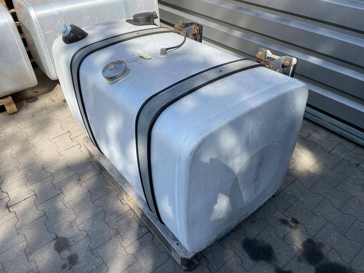 ZBIORNIK PALIWA MAN TGX TGS 470 L 85 ADBLUE 135X70X70 - Yakıt tankı - Kamyon: fotoğraf 4 ZBIORNIK PALIWA MAN TGX TGS 470 L 85 ADBLUE 135X70X70 - Yakıt tankı - Kamyon: fotoğraf 4