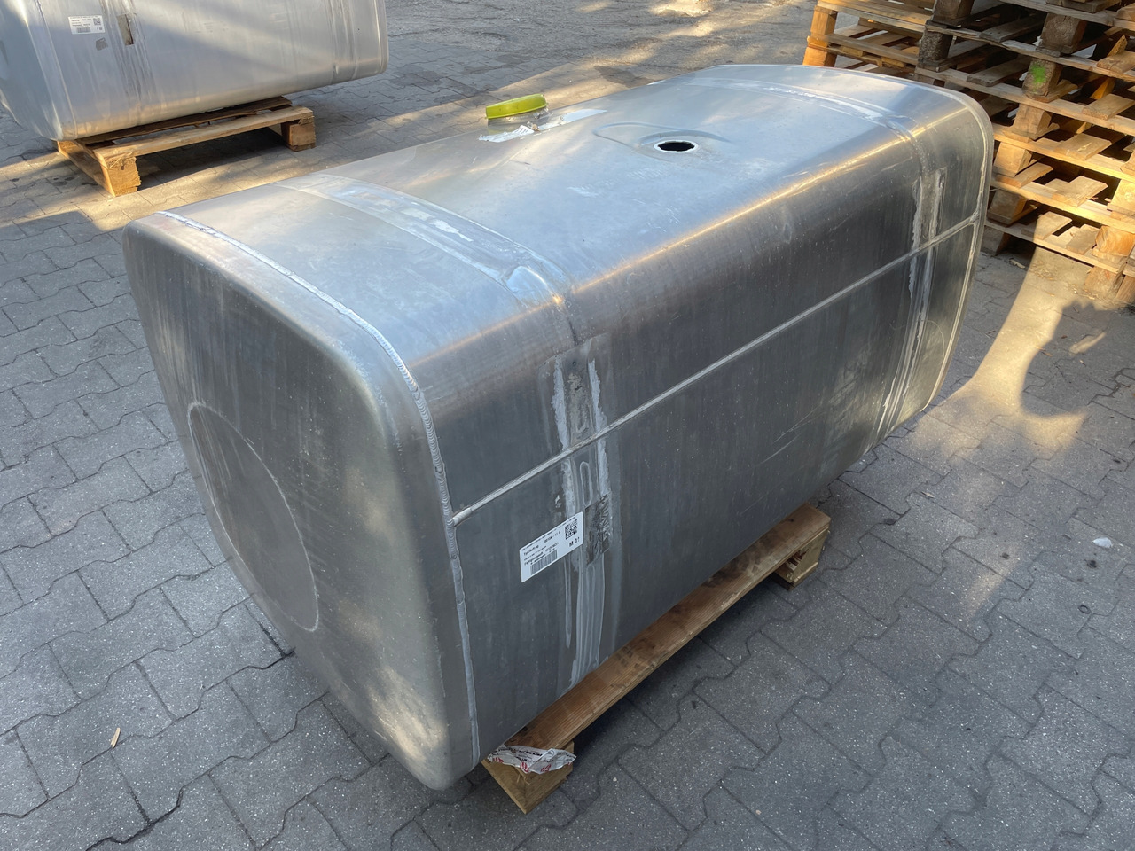 ZBIORNIK PALIWA MAN TGX TGS 580L 81122016934 - Yakıt tankı - Kamyon: fotoğraf 4 ZBIORNIK PALIWA MAN TGX TGS 580L 81122016934 - Yakıt tankı - Kamyon: fotoğraf 4