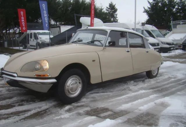 Citroën DS - Sedan araba: fotoğraf 2 Citroën DS - Sedan araba: fotoğraf 2