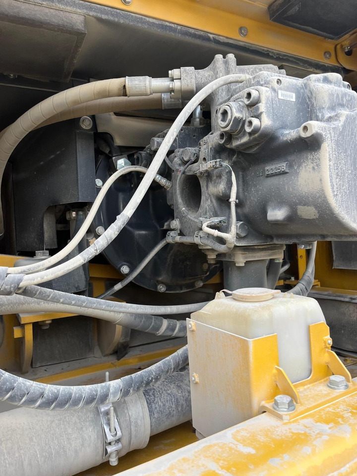 KOMATSU PC450 - Paletli ekskavatör: fotoğraf 3 KOMATSU PC450 - Paletli ekskavatör: fotoğraf 3