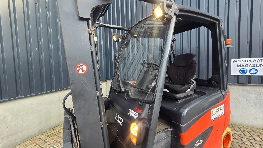 Linde E35 - Elektrikli forklift: fotoğraf 5 Linde E35 - Elektrikli forklift: fotoğraf 5
