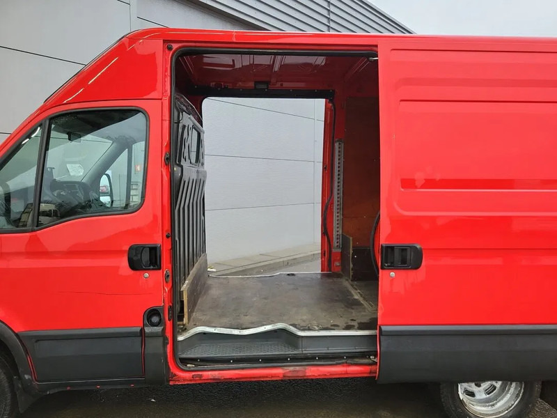 Iveco Daily 35C15 L3H2 Cruise Parkingsensors Towbar Euro5 2013 - Panelvan, Çift kabin kamyonet: fotoğraf 5 Iveco Daily 35C15 L3H2 Cruise Parkingsensors Towbar Euro5 2013 - Panelvan, Çift kabin kamyonet: fotoğraf 5