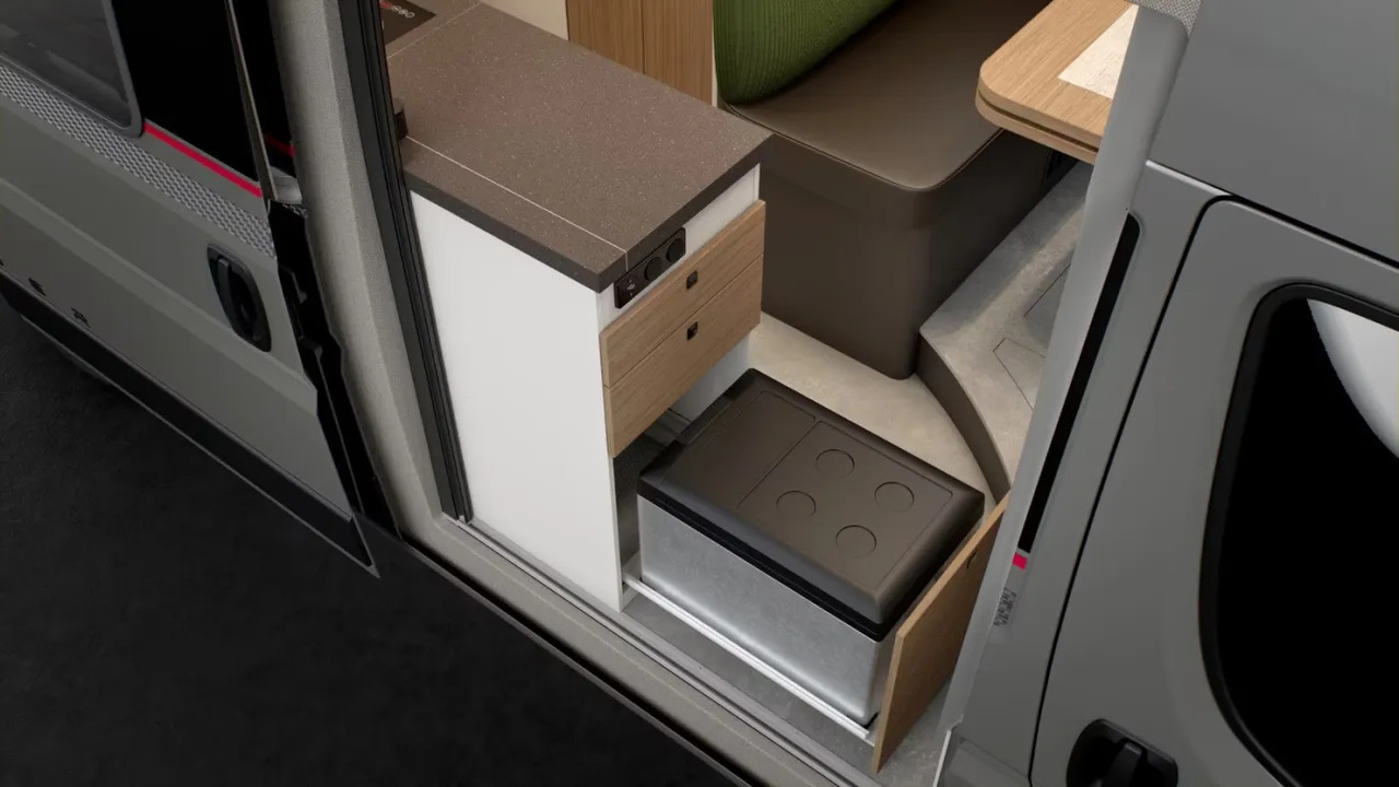 Wohnmobil Bürstner Papillon CV Automatik 140 PS - Camper van: fotoğraf 5 Wohnmobil Bürstner Papillon CV Automatik 140 PS - Camper van: fotoğraf 5