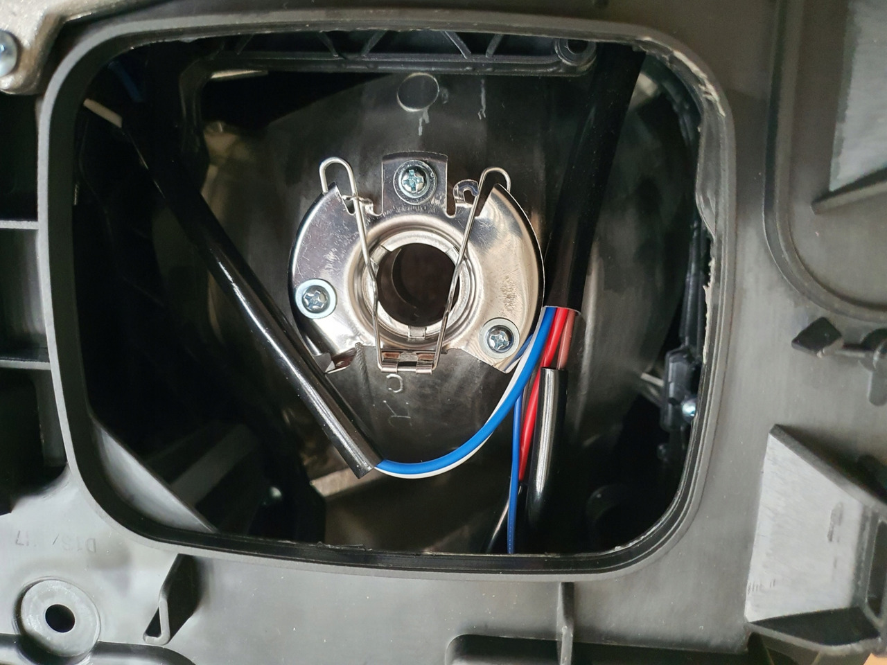 NOWY REFLEKTOR VOLVO FH4 PRAWY - Ön far - Kamyon: fotoğraf 5 NOWY REFLEKTOR VOLVO FH4 PRAWY - Ön far - Kamyon: fotoğraf 5