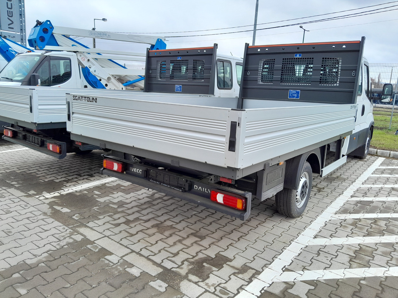 Iveco Daila 35 Daily C 18 H 3450 - Açık kasa kamyonet: fotoğraf 4 Iveco Daila 35 Daily C 18 H 3450 - Açık kasa kamyonet: fotoğraf 4