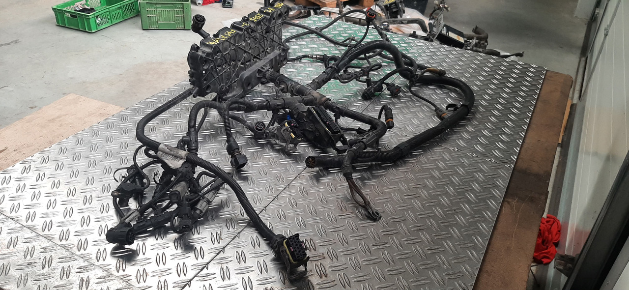 Gebrauchter MAN TGL 8.220 Motor - Kabelbaum / Kabelstrang , Artikel - Nr. : 81.25453 - 6457 - Kablolar/ Teller - Kamyon: fotoğraf 2 Gebrauchter MAN TGL 8.220 Motor - Kabelbaum / Kabelstrang , Artikel - Nr. : 81.25453 - 6457 - Kablolar/ Teller - Kamyon: fotoğraf 2