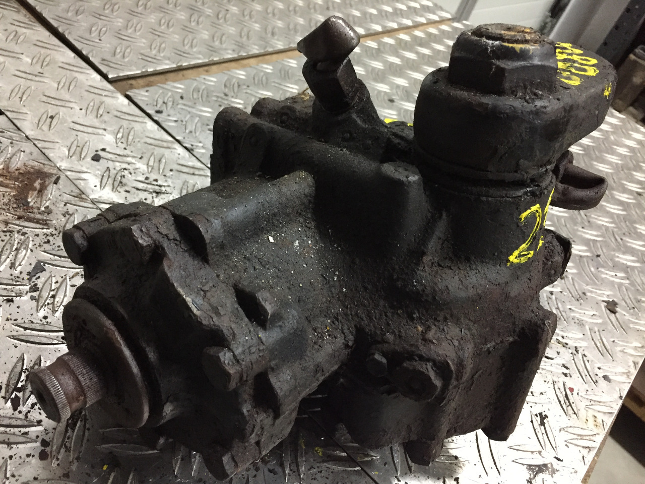 Gebrauchtes Lenkgetriebe MB 808, Typ LS 3, Artikel - Nr.: A 999 999 99 99 - Direksiyon kutusu - Kamyon: fotoğraf 3 Gebrauchtes Lenkgetriebe MB 808, Typ LS 3, Artikel - Nr.: A 999 999 99 99 - Direksiyon kutusu - Kamyon: fotoğraf 3