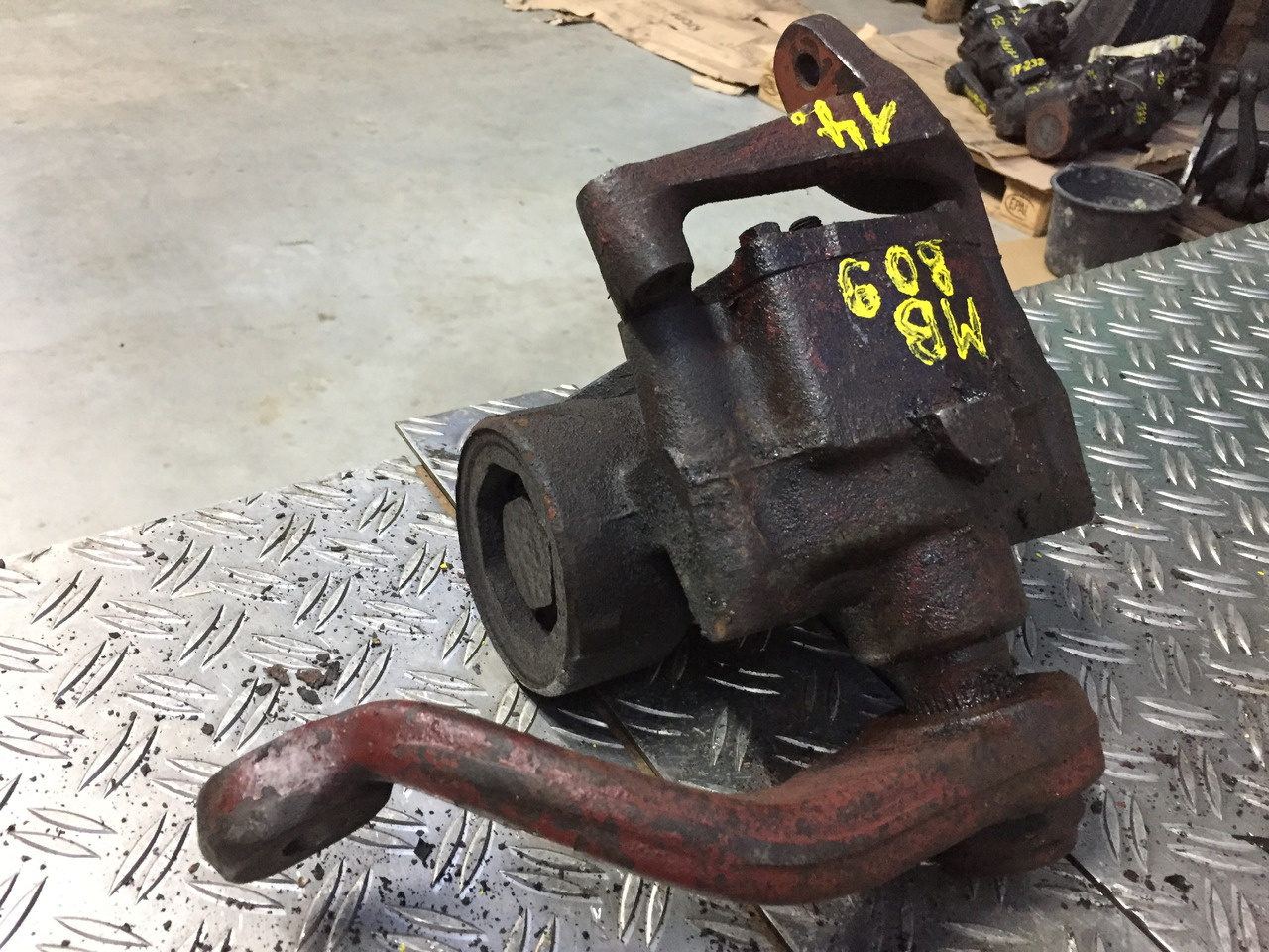 Gebrauchtes Lenkgetriebe MB 809 D, Typ LS 3 D, Artikel - Nr.: A 670 460 00 01 - Direksiyon kutusu - Kamyon: fotoğraf 3 Gebrauchtes Lenkgetriebe MB 809 D, Typ LS 3 D, Artikel - Nr.: A 670 460 00 01 - Direksiyon kutusu - Kamyon: fotoğraf 3