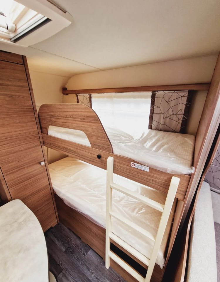 KNAUS Sport 650 FDK 2023 - Çekme karavan: fotoğraf 4 KNAUS Sport 650 FDK 2023 - Çekme karavan: fotoğraf 4