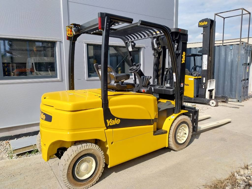 Yale ERP40VM - Elektrikli forklift: fotoğraf 1 Yale ERP40VM - Elektrikli forklift: fotoğraf 1