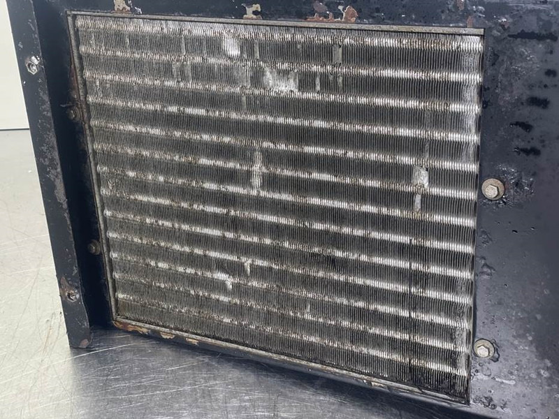 Ahlmann AZ150-4184898A-Airco condenser/Klimakondensator - Çerçeve/ Şasi - İş makinaları: fotoğraf 5 Ahlmann AZ150-4184898A-Airco condenser/Klimakondensator - Çerçeve/ Şasi - İş makinaları: fotoğraf 5