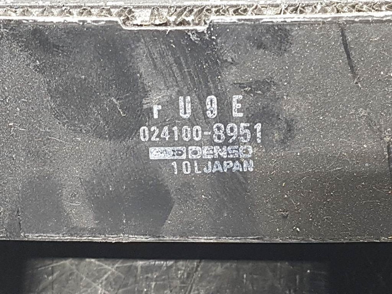 Denso FU9E-Airco condenser/Klimakondensator/Airco - Çerçeve/ Şasi - İş makinaları: fotoğraf 4 Denso FU9E-Airco condenser/Klimakondensator/Airco - Çerçeve/ Şasi - İş makinaları: fotoğraf 4
