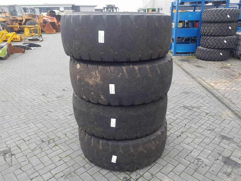 JCB 416 HT-Barkley 17.5R25-Tyre/Reifen/Band - Lastikler ve jantlar - İş makinaları: fotoğraf 1 JCB 416 HT-Barkley 17.5R25-Tyre/Reifen/Band - Lastikler ve jantlar - İş makinaları: fotoğraf 1
