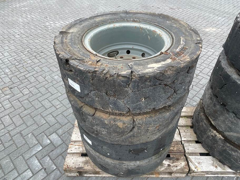 Liebherr 10.00-20 - Tire/Reifen/Band - Lastikler ve jantlar - İş makinaları: fotoğraf 4 Liebherr 10.00-20 - Tire/Reifen/Band - Lastikler ve jantlar - İş makinaları: fotoğraf 4