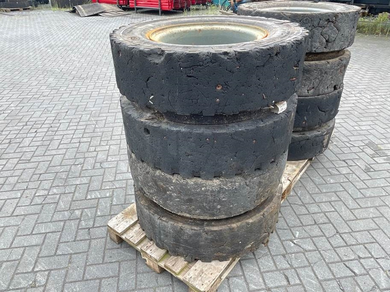 Liebherr 10.00-20 - Tire/Reifen/Band - Lastikler ve jantlar - İş makinaları: fotoğraf 2 Liebherr 10.00-20 - Tire/Reifen/Band - Lastikler ve jantlar - İş makinaları: fotoğraf 2