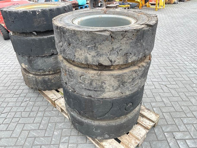 Liebherr 10.00-20 - Tire/Reifen/Band - Lastikler ve jantlar - İş makinaları: fotoğraf 3 Liebherr 10.00-20 - Tire/Reifen/Band - Lastikler ve jantlar - İş makinaları: fotoğraf 3