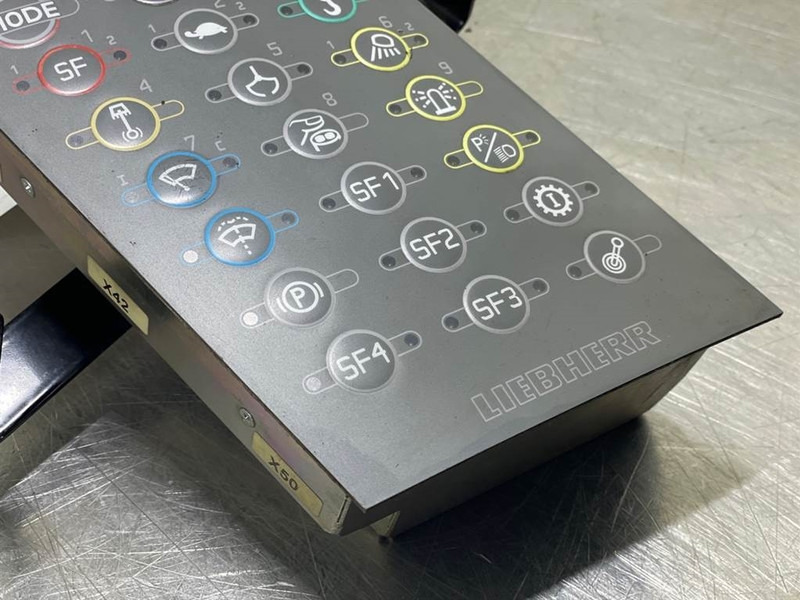Liebherr A934C-94023357-BBT02-R5.1-Display unit/Dashboard - Elektrik sistemi - İş makinaları: fotoğraf 3 Liebherr A934C-94023357-BBT02-R5.1-Display unit/Dashboard - Elektrik sistemi - İş makinaları: fotoğraf 3