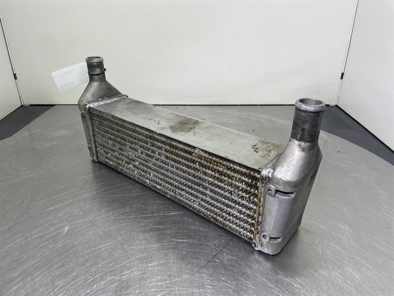 New Holland W110C - Intercooler/Kühler/Koeler - Motor - İş makinaları: fotoğraf 2 New Holland W110C - Intercooler/Kühler/Koeler - Motor - İş makinaları: fotoğraf 2