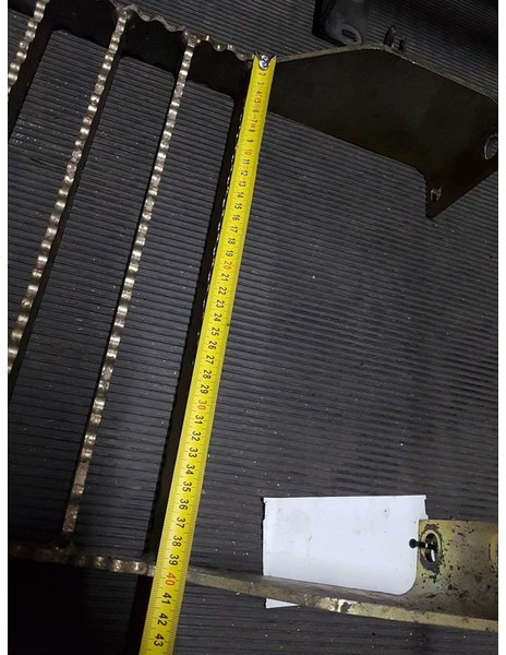 Terex TL210-0455006044-Stair panel/Trittstufen/Traptrede - Çerçeve/ Şasi - İş makinaları: fotoğraf 5 Terex TL210-0455006044-Stair panel/Trittstufen/Traptrede - Çerçeve/ Şasi - İş makinaları: fotoğraf 5