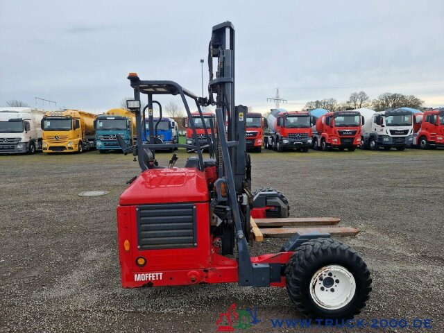 Moffett Mitnahmestapler 4 Wege Allrad NX Typ M 4 25.4 - Kamyona monte forklift: fotoğraf 1 Moffett Mitnahmestapler 4 Wege Allrad NX Typ M 4 25.4 - Kamyona monte forklift: fotoğraf 1