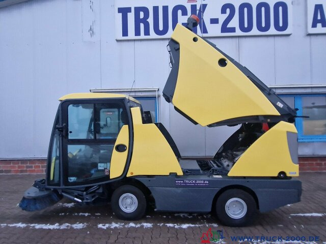 Schmidt Johnston Bucher Sweeper CX 201 Kehren + Sprühen Klima - Yol süpürme aracı: fotoğraf 2 Schmidt Johnston Bucher Sweeper CX 201 Kehren + Sprühen Klima - Yol süpürme aracı: fotoğraf 2
