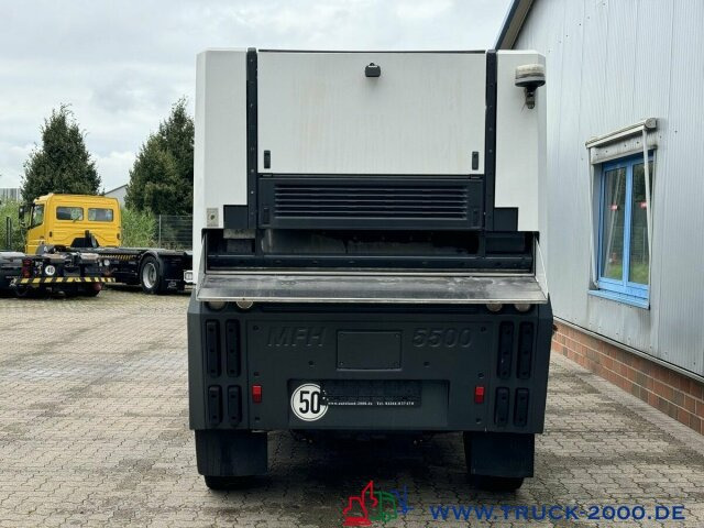 Schmidt MFH 5500 3 Besen + Hochdruckreiniger mit Lanze - Yol süpürme aracı: fotoğraf 4 Schmidt MFH 5500 3 Besen + Hochdruckreiniger mit Lanze - Yol süpürme aracı: fotoğraf 4