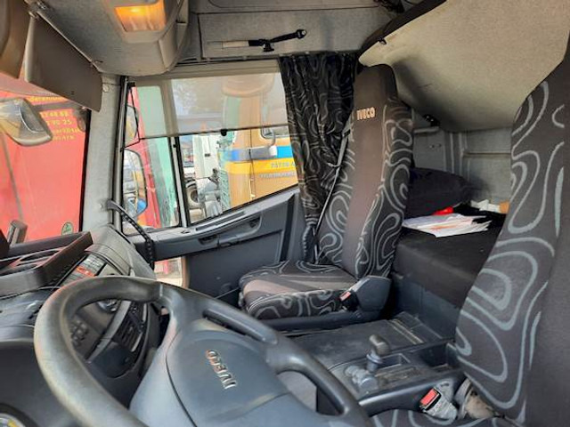 Iveco 120E25 EUROCARGO - Kapalı kasa kamyon: fotoğraf 4 Iveco 120E25 EUROCARGO - Kapalı kasa kamyon: fotoğraf 4
