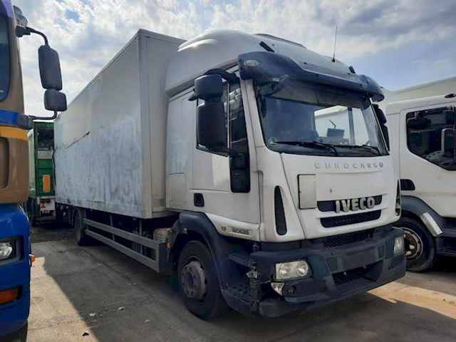 Iveco 120E25 EUROCARGO - Kapalı kasa kamyon: fotoğraf 2 Iveco 120E25 EUROCARGO - Kapalı kasa kamyon: fotoğraf 2