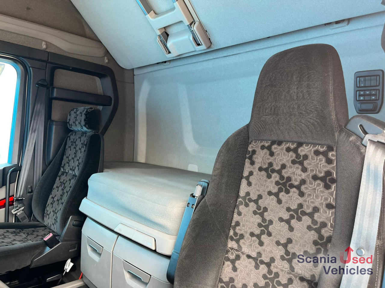 SCANIA R 450 A4x2NA RETARDER DIFF-L SMART2 ACC - Çekici: fotoğraf 4 SCANIA R 450 A4x2NA RETARDER DIFF-L SMART2 ACC - Çekici: fotoğraf 4
