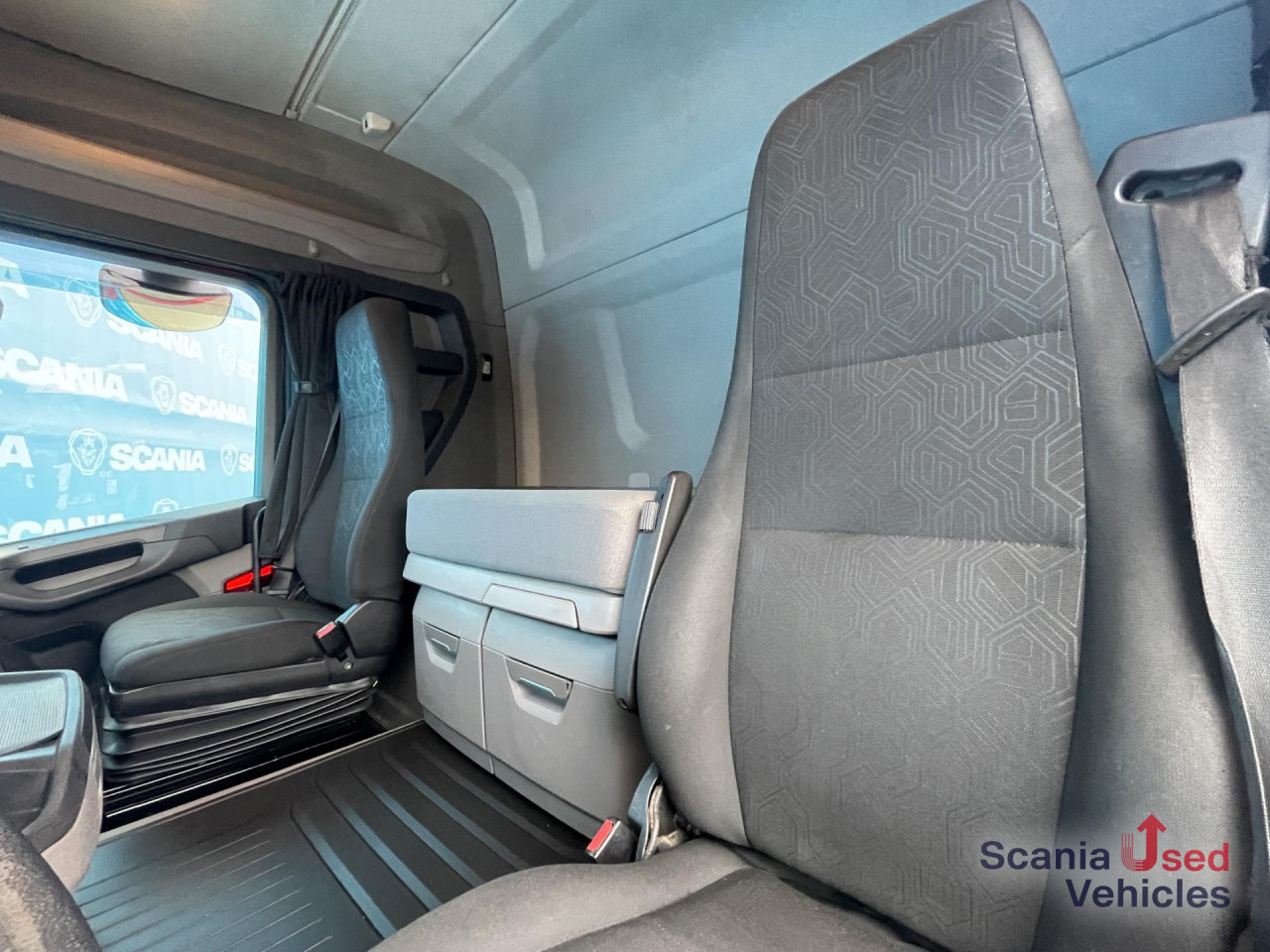 SCANIA R 450 A4x2NB DIFF-L RETARDER FULL AIR HYDRO 8T - Çekici: fotoğraf 5 SCANIA R 450 A4x2NB DIFF-L RETARDER FULL AIR HYDRO 8T - Çekici: fotoğraf 5