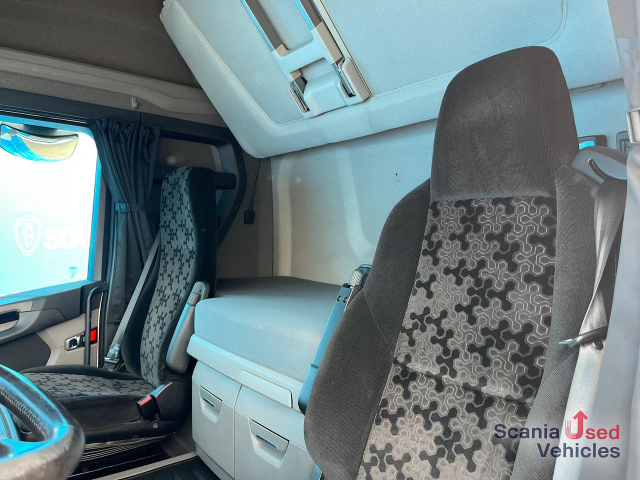 SCANIA R 450 A4x2NB DIFF-LOCK RETARDER FULL AIR 8T ACC - Çekici: fotoğraf 5 SCANIA R 450 A4x2NB DIFF-LOCK RETARDER FULL AIR 8T ACC - Çekici: fotoğraf 5
