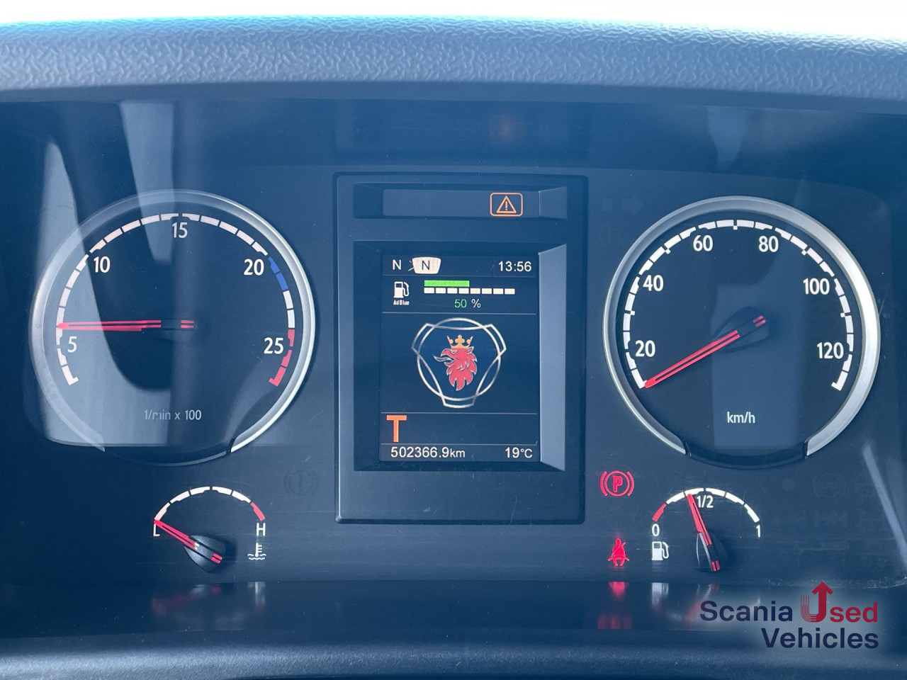 SCANIA P 320 DB4x2MNB RETARDER FULL AIR CURTAIN TAILLIFT - Sal/ Açık kasa kamyon: fotoğraf 2 SCANIA P 320 DB4x2MNB RETARDER FULL AIR CURTAIN TAILLIFT - Sal/ Açık kasa kamyon: fotoğraf 2