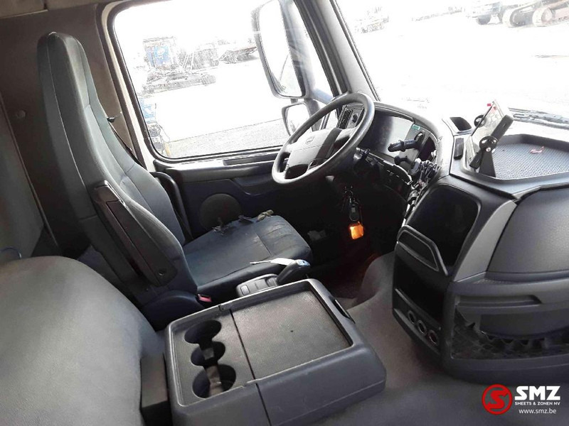 İç mekan fotoğrafi 1: Tanker kamyon Volvo FM 390 combi +trailer