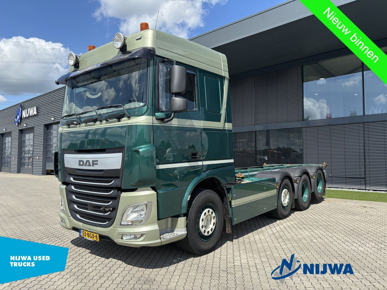 DAF XF 460 8x2 20ft container systeem - Kancalı yükleyici kamyon: fotoğraf 1 DAF XF 460 8x2 20ft container systeem - Kancalı yükleyici kamyon: fotoğraf 1