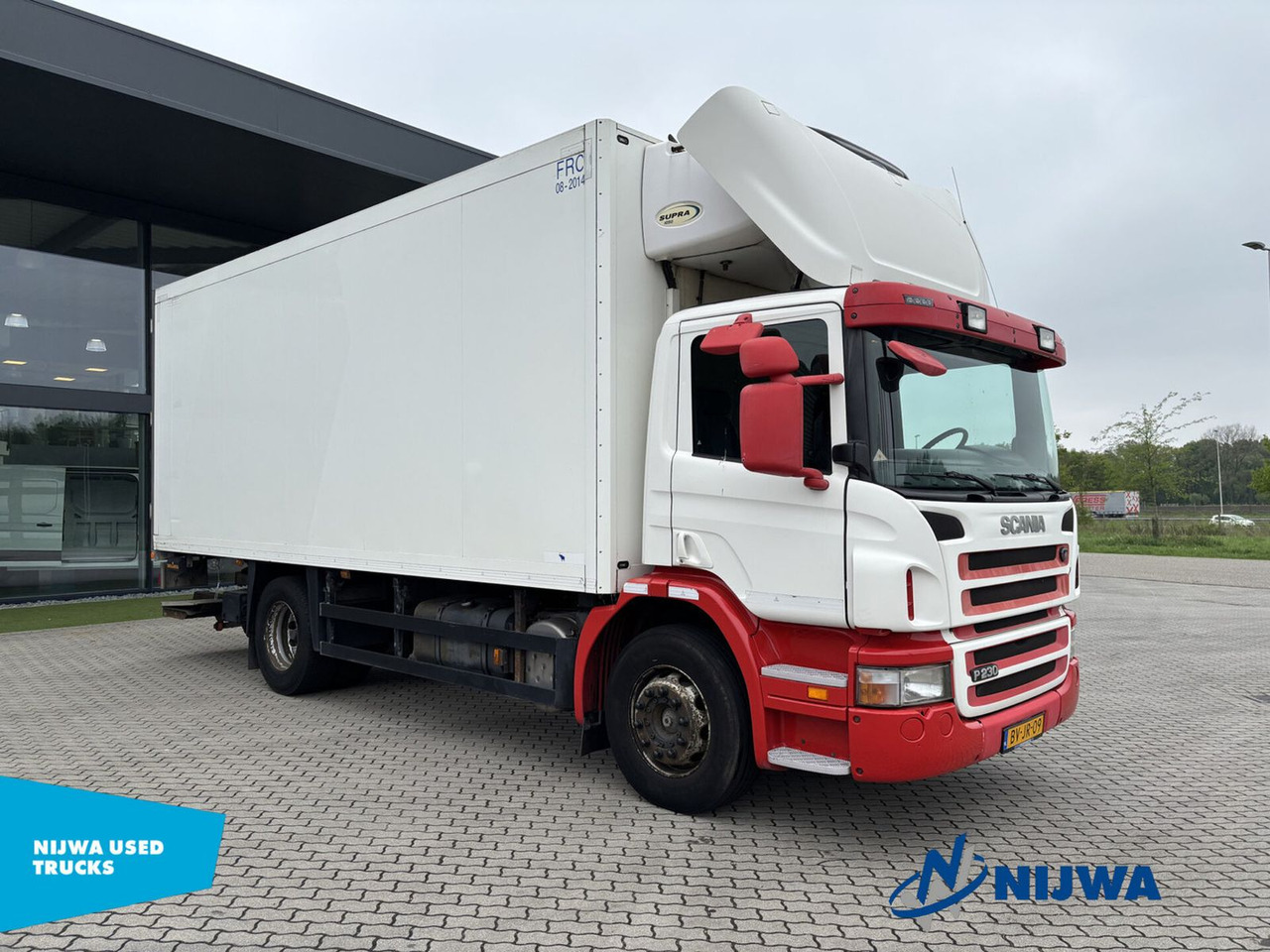 Scania P 230 4X2 Meat Truck + Laadklep - Refrijeratör kamyon: fotoğraf 2 Scania P 230 4X2 Meat Truck + Laadklep - Refrijeratör kamyon: fotoğraf 2