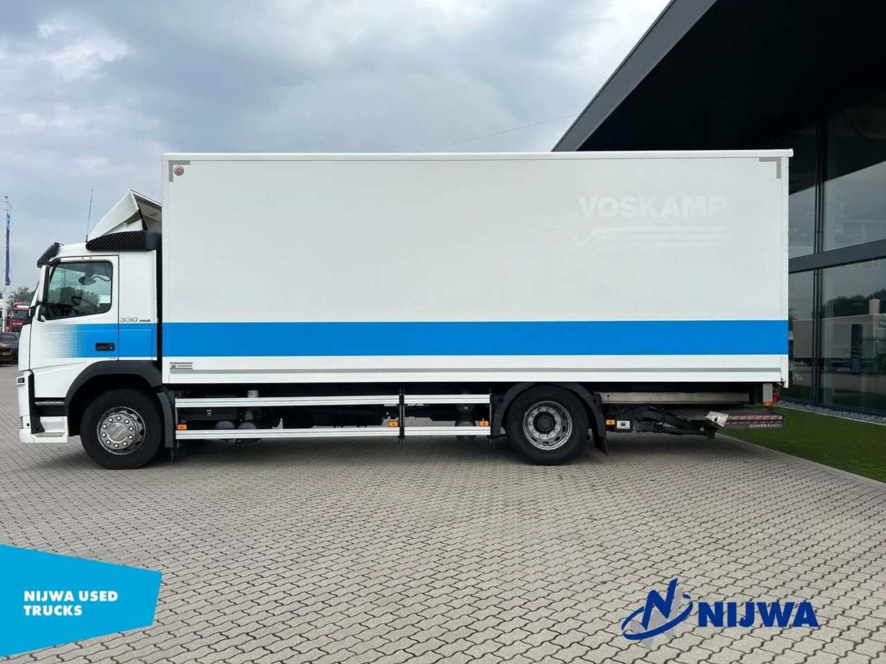 Volvo FM 330 Schuifzeil + Laadklep - Tenteli kamyon: fotoğraf 5 Volvo FM 330 Schuifzeil + Laadklep - Tenteli kamyon: fotoğraf 5