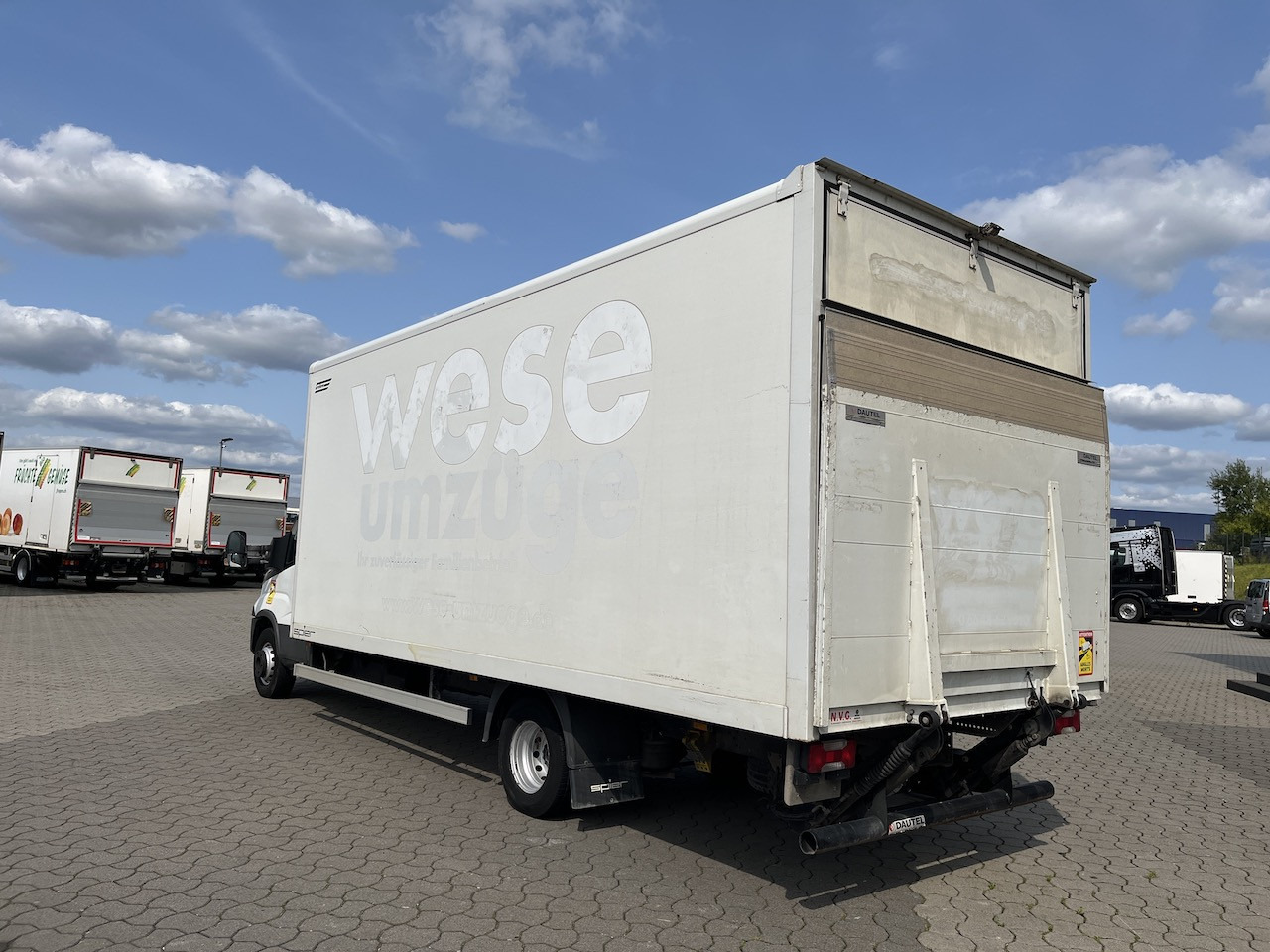 Iveco 70C18 Daily Koffer mit Ladebordwand - Kapalı kasa kamyonet: fotoğraf 3 Iveco 70C18 Daily Koffer mit Ladebordwand - Kapalı kasa kamyonet: fotoğraf 3