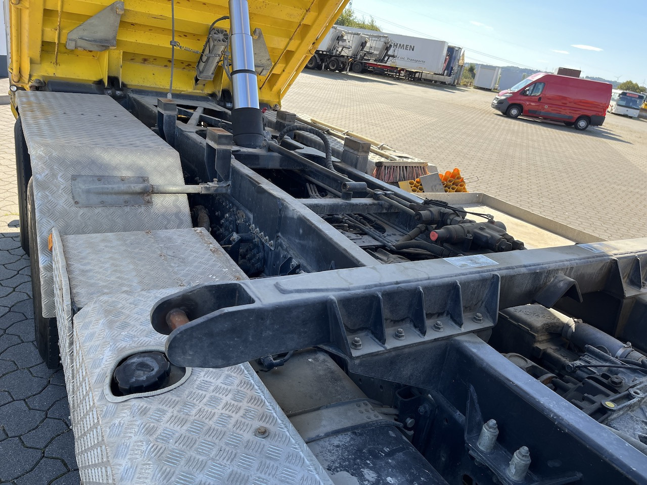 MAN TGS 28.480 6x4 Dreiseitenkipper Allrad Liftachse - Damperli kamyon: fotoğraf 3 MAN TGS 28.480 6x4 Dreiseitenkipper Allrad Liftachse - Damperli kamyon: fotoğraf 3