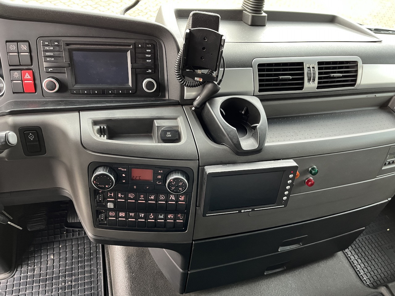 MAN TGX 26.480 6x2 Atlas 145.2 Baustoff - Vinçli kamyon, Sal/ Açık kasa kamyon: fotoğraf 3 MAN TGX 26.480 6x2 Atlas 145.2 Baustoff - Vinçli kamyon, Sal/ Açık kasa kamyon: fotoğraf 3