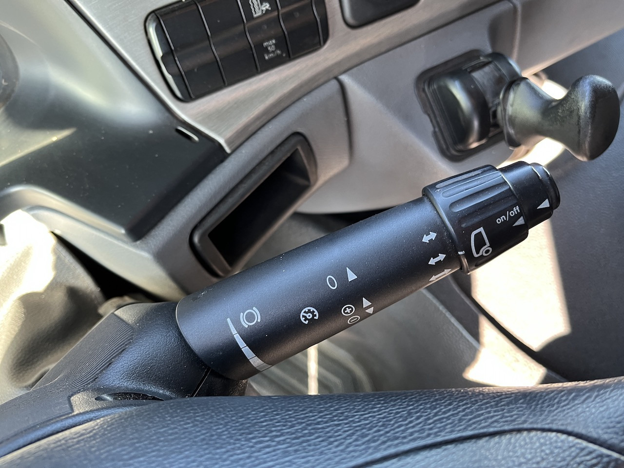 Mercedes-Benz 2541 6x2 Atlas 135.2E Pritsche 8,20 m - Tenteli kamyon, Vinçli kamyon: fotoğraf 4 Mercedes-Benz 2541 6x2 Atlas 135.2E Pritsche 8,20 m - Tenteli kamyon, Vinçli kamyon: fotoğraf 4