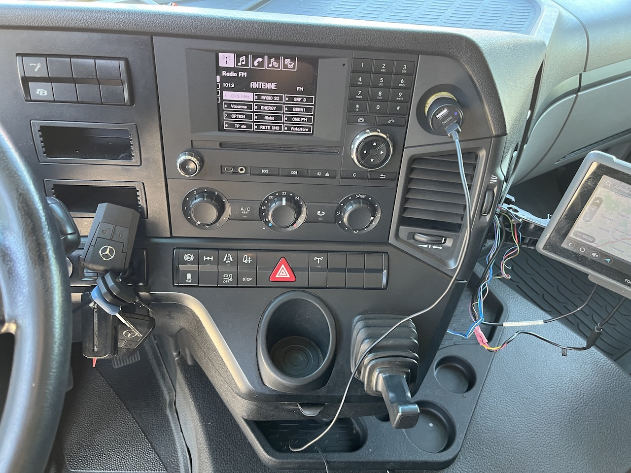 Mercedes-Benz Antos 1840 4x4 HAD LBW Kühlung Flüssigstickstoff - Refrijeratör kamyon: fotoğraf 2 Mercedes-Benz Antos 1840 4x4 HAD LBW Kühlung Flüssigstickstoff - Refrijeratör kamyon: fotoğraf 2