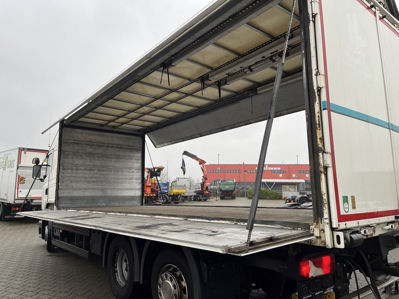 Scania R 450 6x2 Geränkezug + Orten Anhänger - Taşınması içecek kamyon: fotoğraf 2 Scania R 450 6x2 Geränkezug + Orten Anhänger - Taşınması içecek kamyon: fotoğraf 2