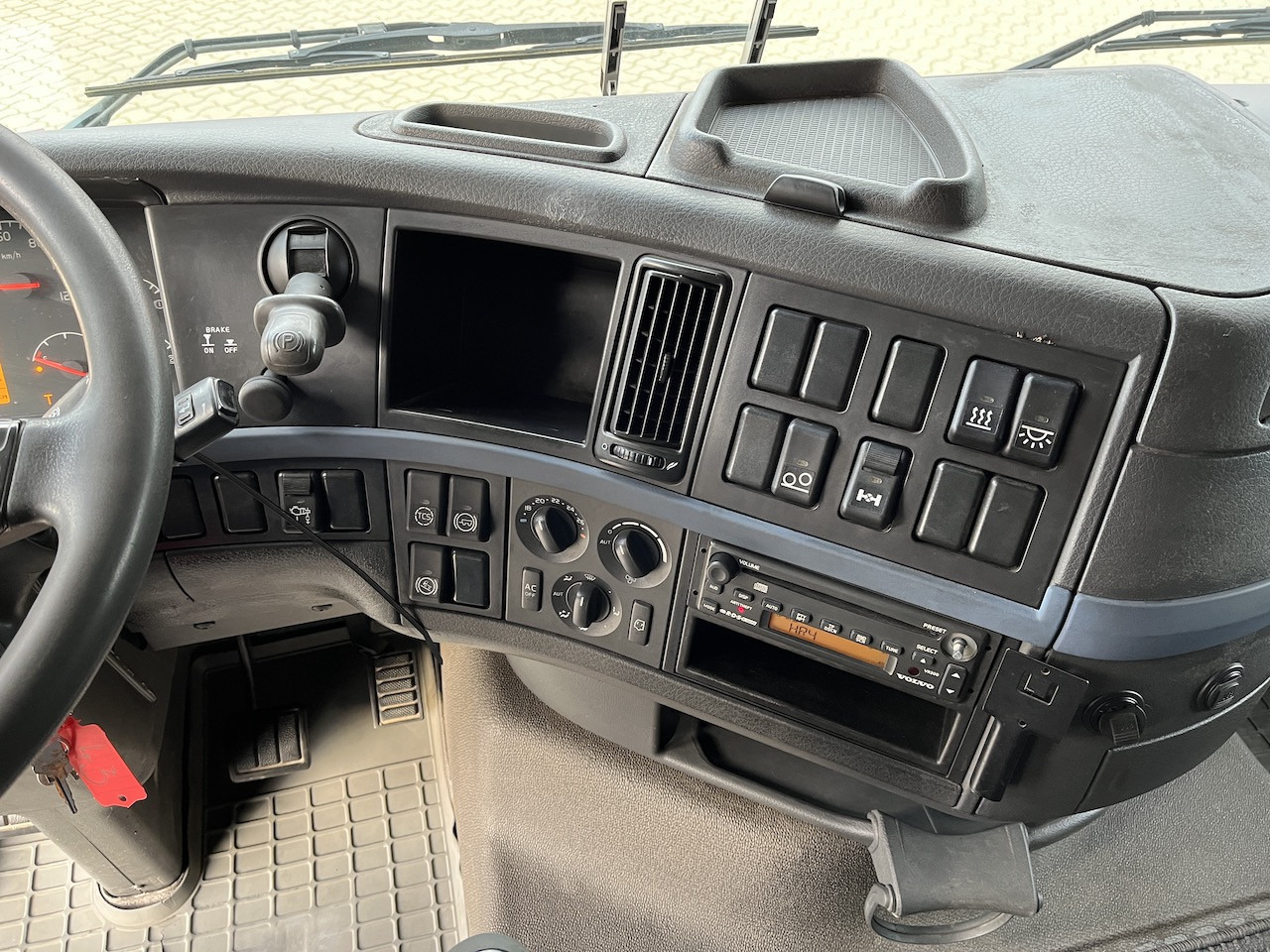 Volvo FH 520 6x2 Palfinger PK 12502 | AHK - Vinçli kamyon, Sal/ Açık kasa kamyon: fotoğraf 4 Volvo FH 520 6x2 Palfinger PK 12502 | AHK - Vinçli kamyon, Sal/ Açık kasa kamyon: fotoğraf 4